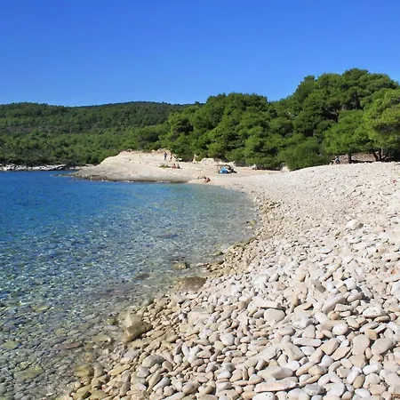 Appartement With Parking Space Rukavac, - 13337 Vis