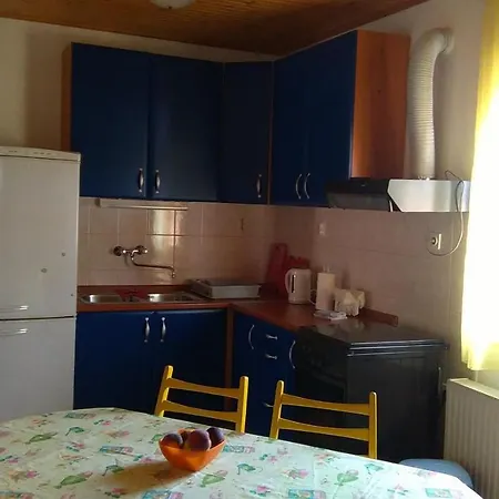 With Parking Space Rukavac, - 13337 Appartement