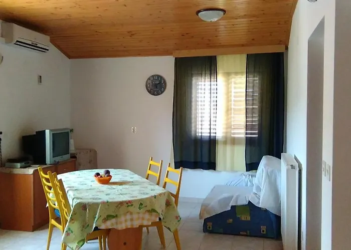 With Parking Space Rukavac, - 13337 *