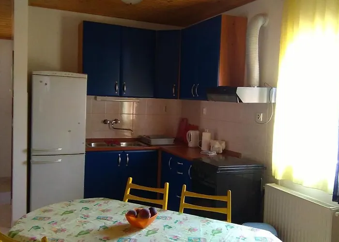 With Parking Space Rukavac, - 13337 Appartamento